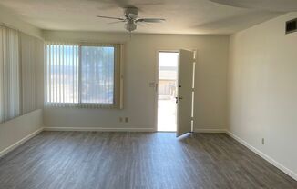 2 beds, 1 bath, 700 sqft, $1,400