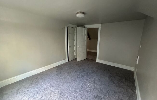 4 beds, 1 bath, $1,400, Unit UP