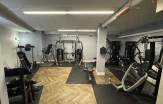 1 bed, 1 bath, $4,100, Unit 8E