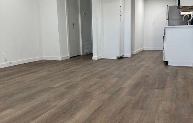 Remodeled Private San Pedro Square Studio