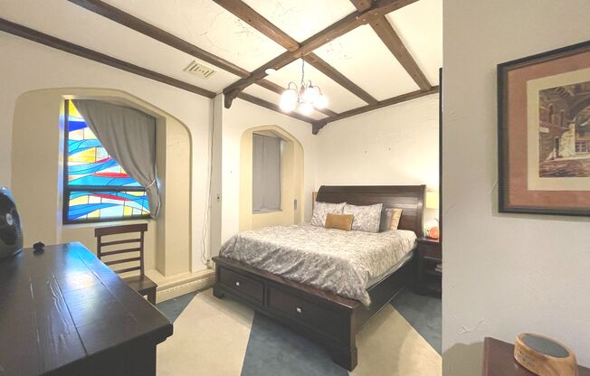 2 beds, 1 bath, $2,145, Unit 101