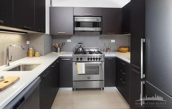 2 beds, 2 baths, 850 sqft, $6,100, Unit 17B
