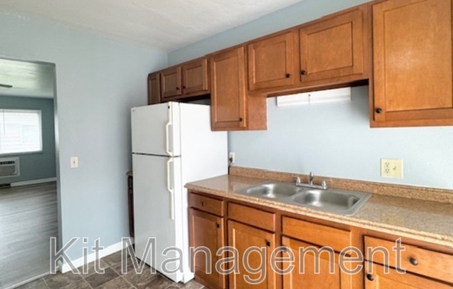 2241 W LASKEY RD
