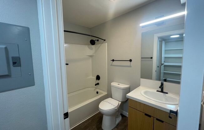 1 bed, 1 bath, 495 sqft, $2,725, Unit F-223