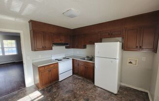 2 beds, 1 bath, $895, Unit B