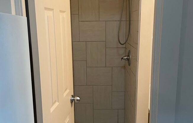Studio, 1 bath, $1,300, Unit 1804 Poki Street Unit H-1