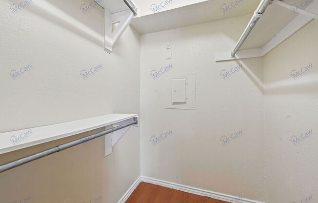 1 bed, 1 bath, 550 sqft, $1,000, Unit 323