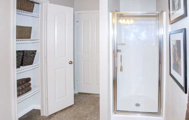 Sonoma Grande Apartments For Lease Bathroom with Shower