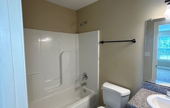 3 beds, 2 baths, 1,300 sqft, $1,125, Unit O-202