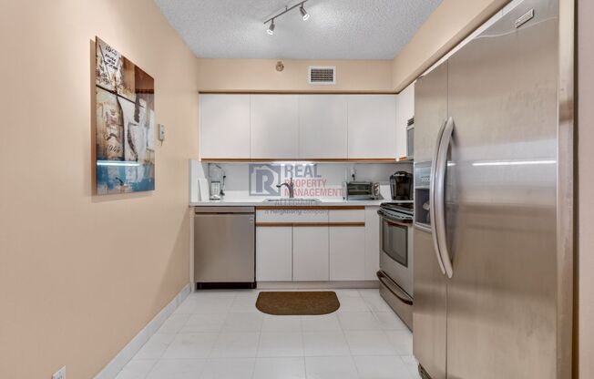 2 beds, 2 baths, $2,700, Unit #1402