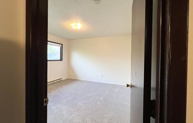 2 beds, 1 bath, 700 sqft, $1,275, Unit 415