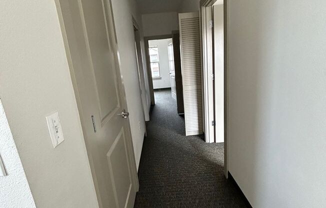3 beds, 1.5 baths, 1,370 sqft, $1,900, Unit 2440-4
