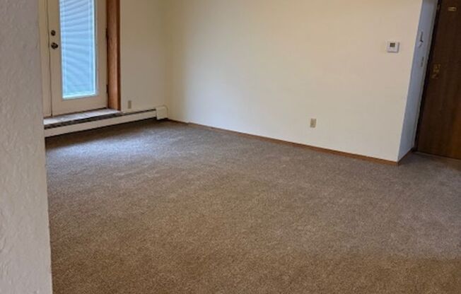 2 beds, 1 bath, 925 sqft, $950, Unit 56