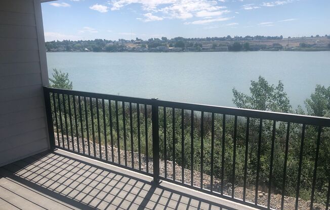 1417 W LAKESIDE DR