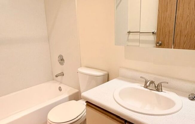 2 beds, 1 bath, 830 sqft, $2,000, Unit D103