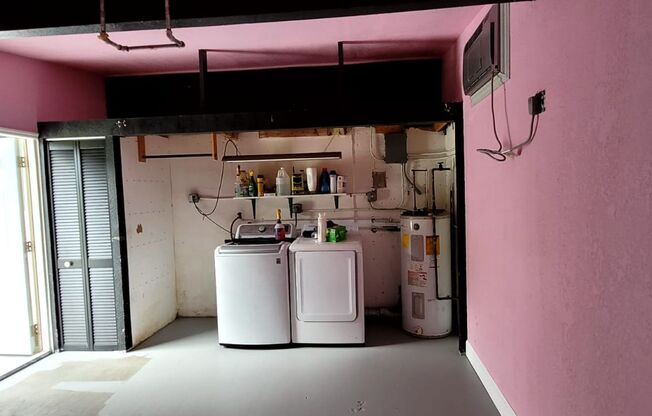 3/2 with pool and outside