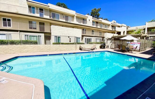 FOR RENT 2Br/2Ba 804 Sf  Second Floor Condo Located In The Highly Desirable Del Mar Bluffs Complex, Amazing Location Off Del Mar Heights Rd