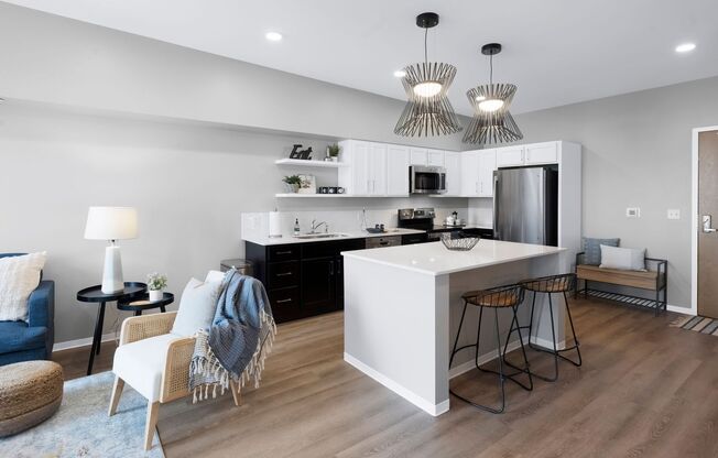 1 bed, 1 bath, 700 sqft, $1,400, Unit 2412