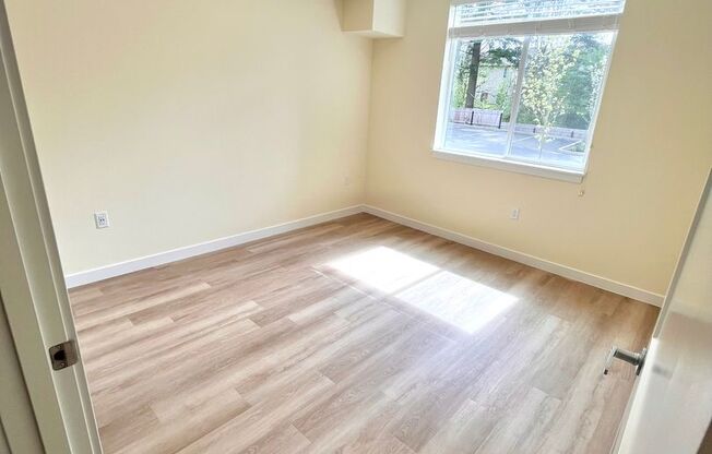 1 bed, 1 bath, 800 sqft, $1,600, Unit E103