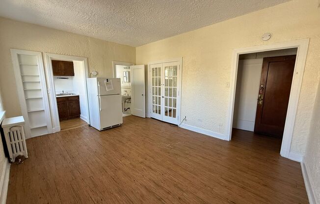 Studio, 1 bath, 308 sqft, $1,200, Unit Bayard Manor 105