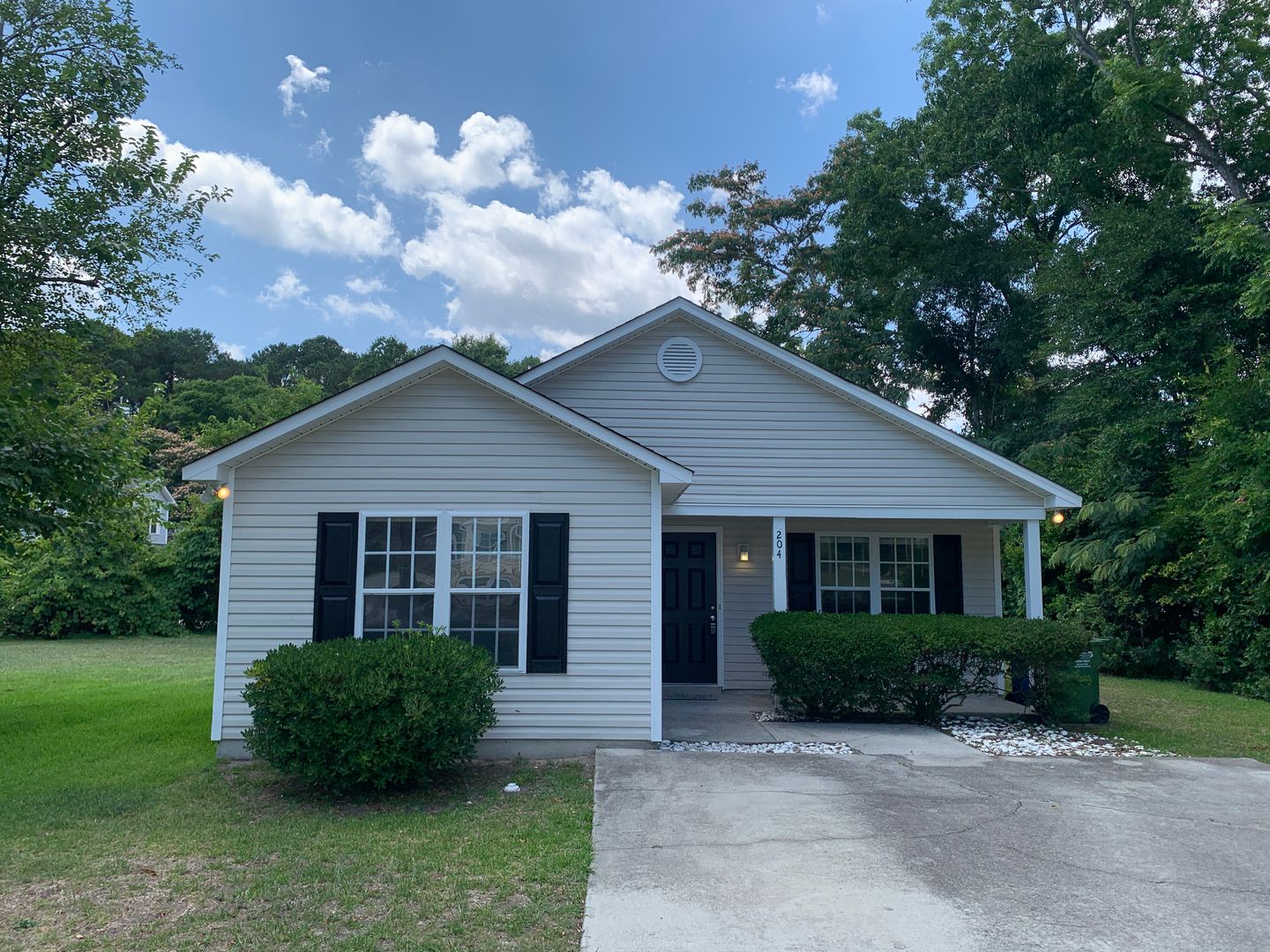 3 BD, 2 BA House: Freshly Painted + New Flooring + Available Now!