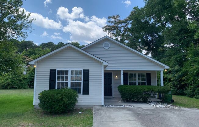 3 BD, 2 BA House: Freshly Painted + New Flooring + Available Now!