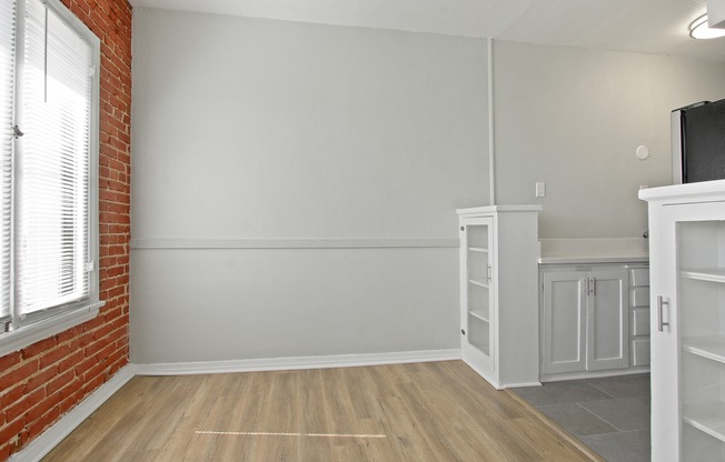 Ancelle Apartments - Dining