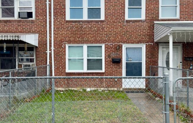 Charming 2 Bedroom/1 Bathroom Townhome in Dundalk, MD!