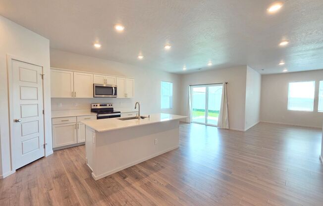 $2,800 - Beautiful Newer Construction Home in Cheney