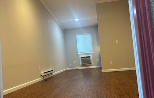 1 bed, 1 bath, $2,350, Unit 1535-G