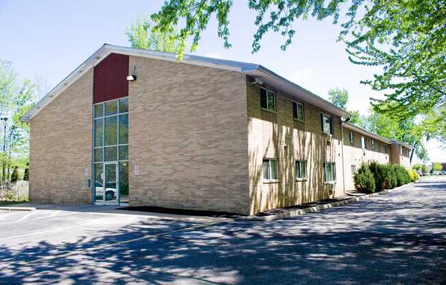 Maple Eastlake Apartments - Maple Park