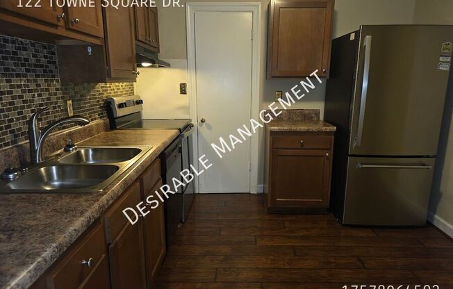122 TOWNE SQ DR