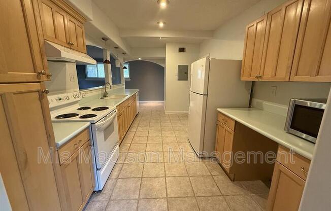 146 JACQUELYN DR