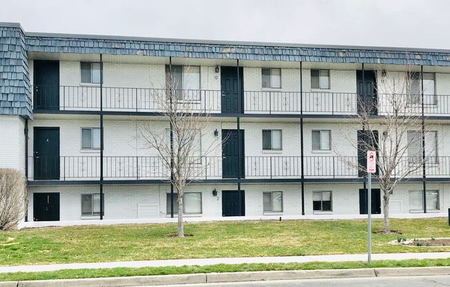 2 beds, 1 bath, 850 sqft, $1,375, Unit 09- Updated (NR)