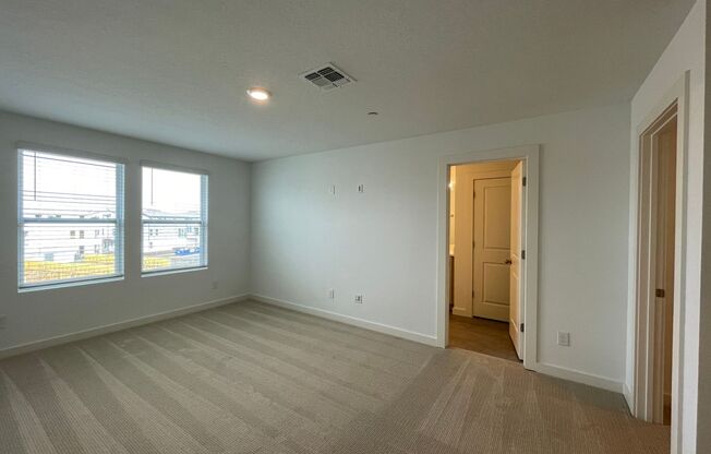 3 beds, 3.5 baths, $3,050