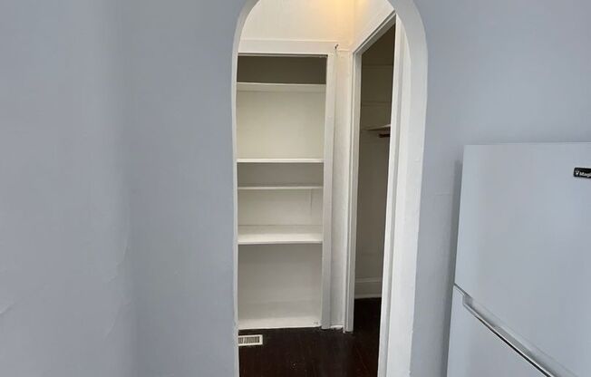 Studio, 1 bath, 650 sqft, $1,255, Unit 919 #3