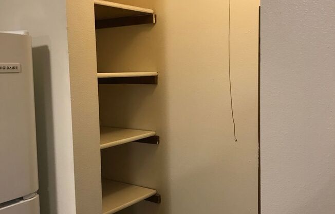 3 beds, 1 bath, 1,040 sqft, $1,695, Unit 3164-206