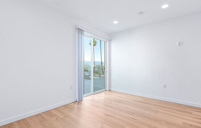 3 beds, 2 baths, 1,400 sqft, $3,700, Unit 502