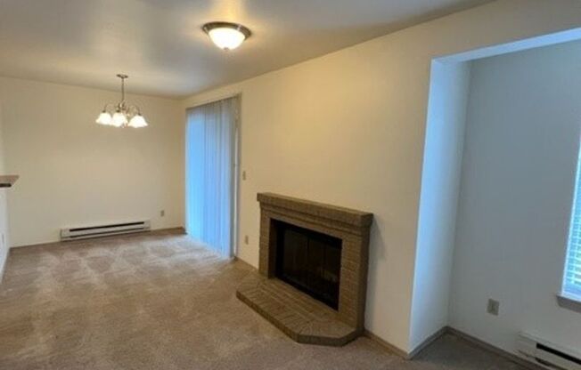 1 bed, 1 bath, 800 sqft, $1,645, Unit 1013
