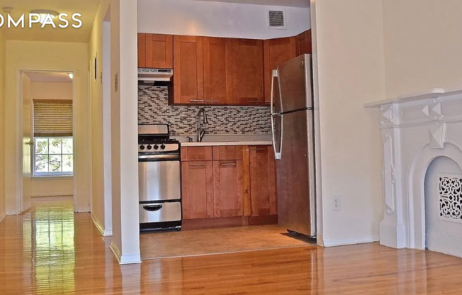 423 CLERMONT AVE