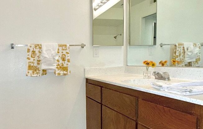 2 beds, 2 baths, 1,010 sqft, $1,695, Unit 6540