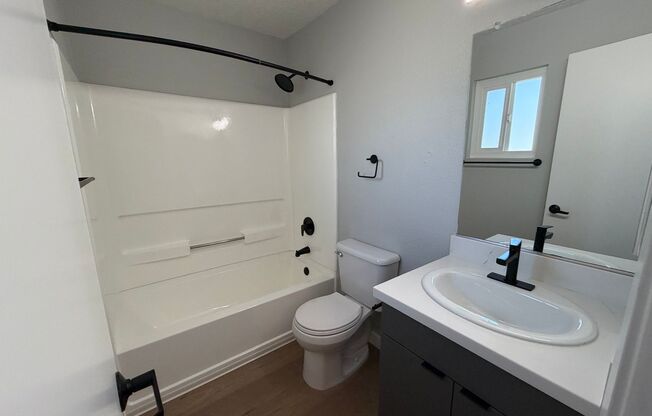 2 beds, 2 baths, 980 sqft, $2,625, Unit L207