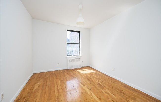 104 ADELPHI ST