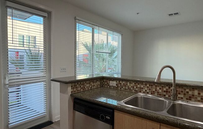 Studio, 1 bath, 638 sqft, $2,155, Unit 418