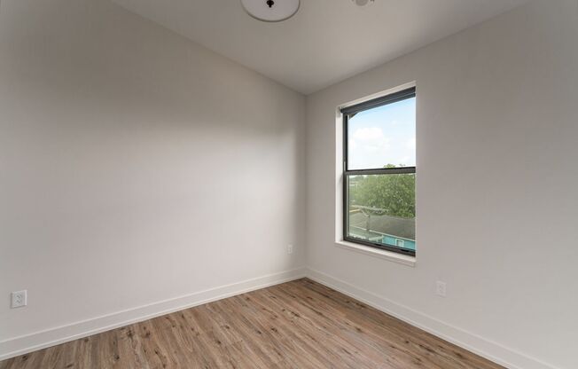 2 beds, 1 bath, $1,800, Unit 1050 N 4th St. Apt. 421