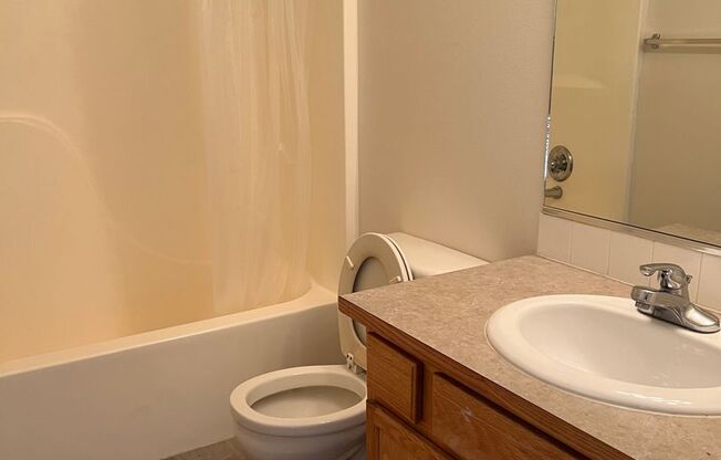 3 beds, 2.5 baths, 1,180 sqft, $1,800, Unit 2128-4855