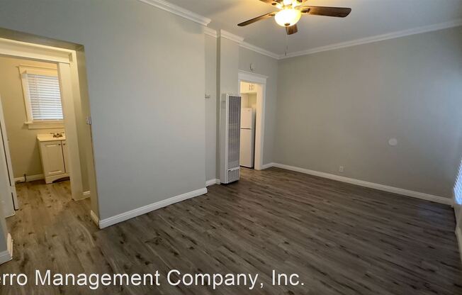 319 W 5th ST