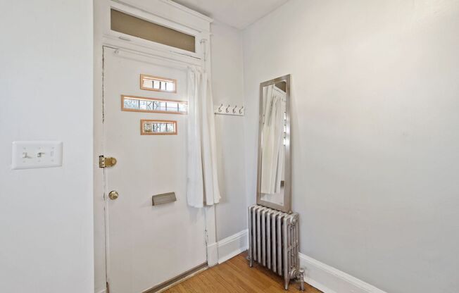 1 Month Off! Available Now!  // 3bedroom 2.5 bathroom Condo// Trinidad//Private Parking Included