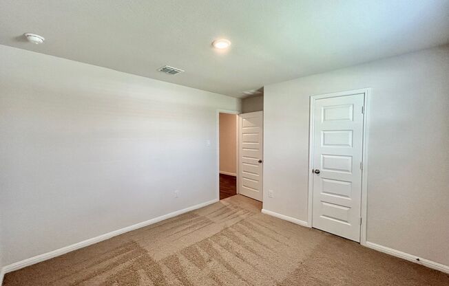 New 4 Bd 2 Ba Home Available for Move In!