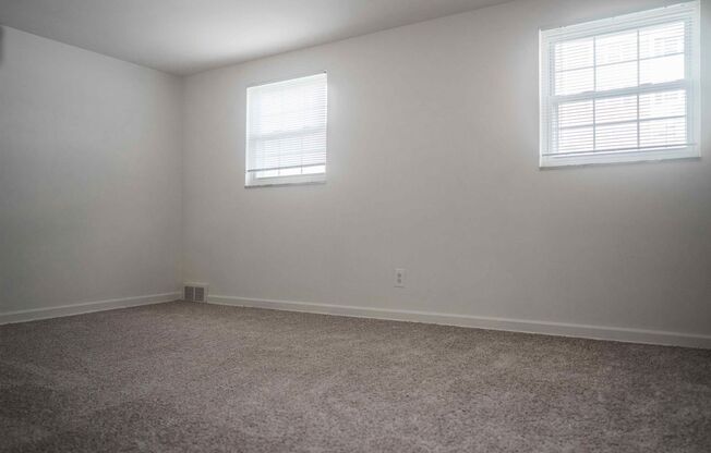 3 beds, 1 bath, 1,170 sqft, $1,450, Unit E111